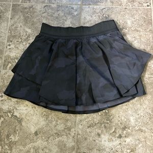 NWOT Lululemon Court Rival Size 4 Regular
